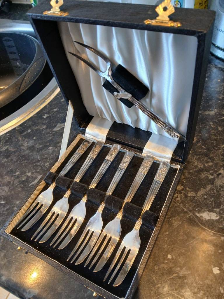 Angora EPNS silver plated pastry forks in original box plus a glass decorative clock