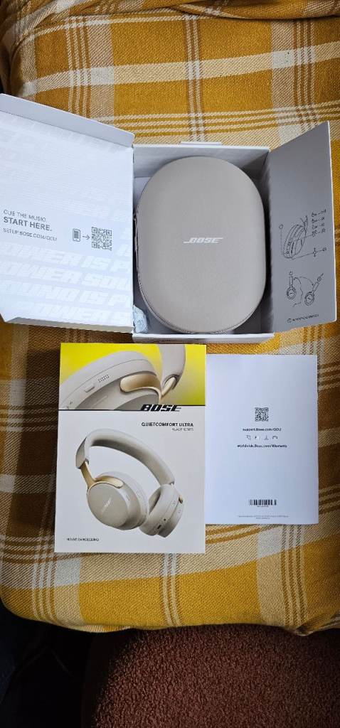 Bose quietcomfort ultra over ear wireless noise cancelling headphones in rare Sandstone. New, boxed