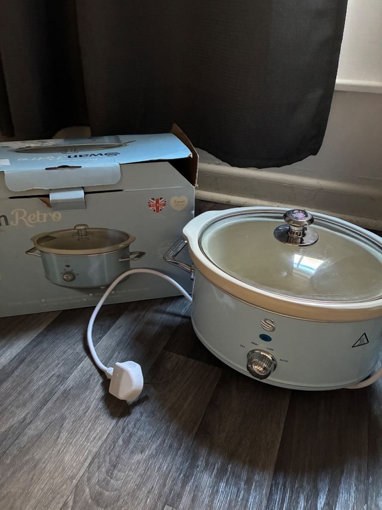 Swan Retro Slow Cooker – Blue, Good Condition