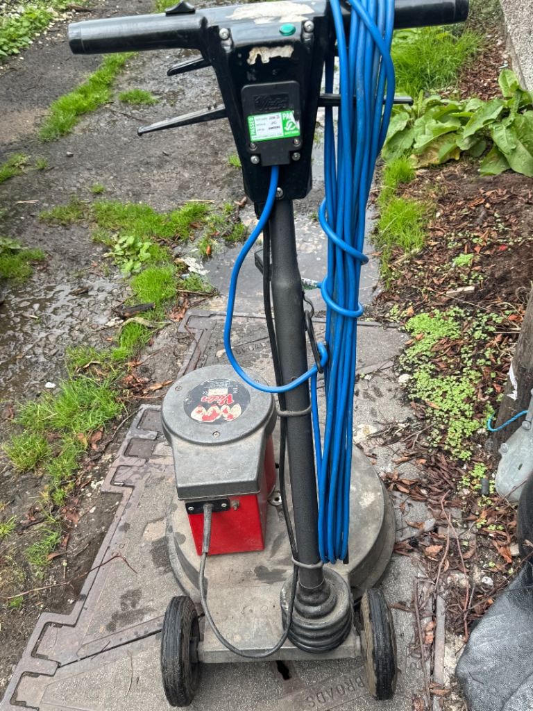 Victor 450 Hi Speed floor buffer