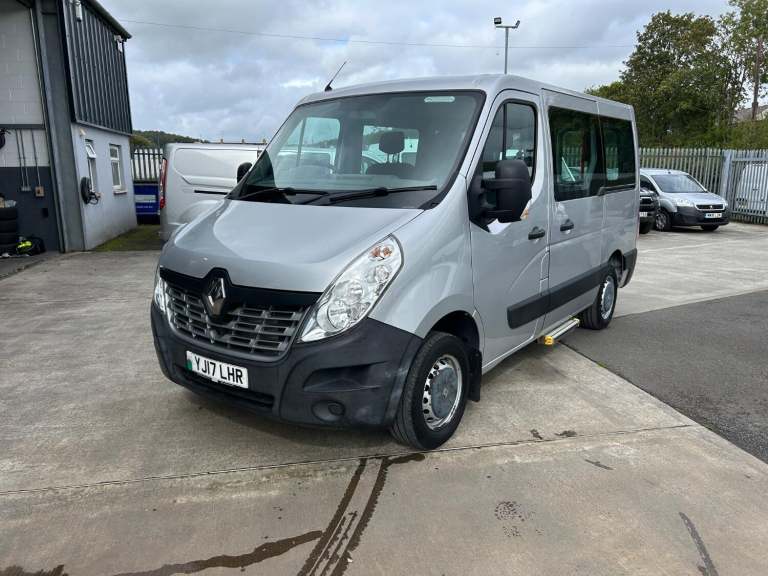 RENAULT MASTER 2.3 FWD SL28 dCi 110 Business Wheelchair Access Crew Bus Euro 6 N