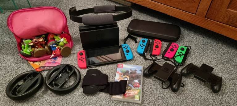 Nintendo Switch Consol and Accessories