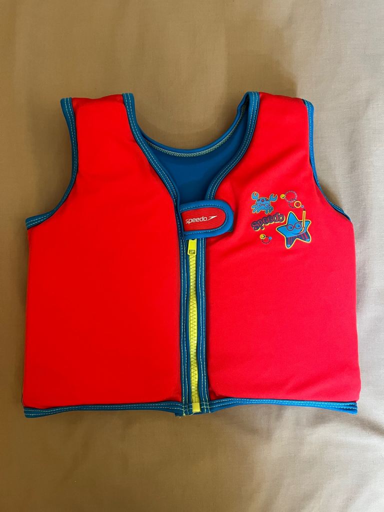 Kids Red Speedo Float Vest Size 2-4 Years up to 15-20kgs