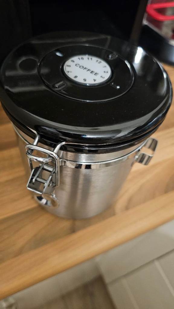 Sealed coffee container