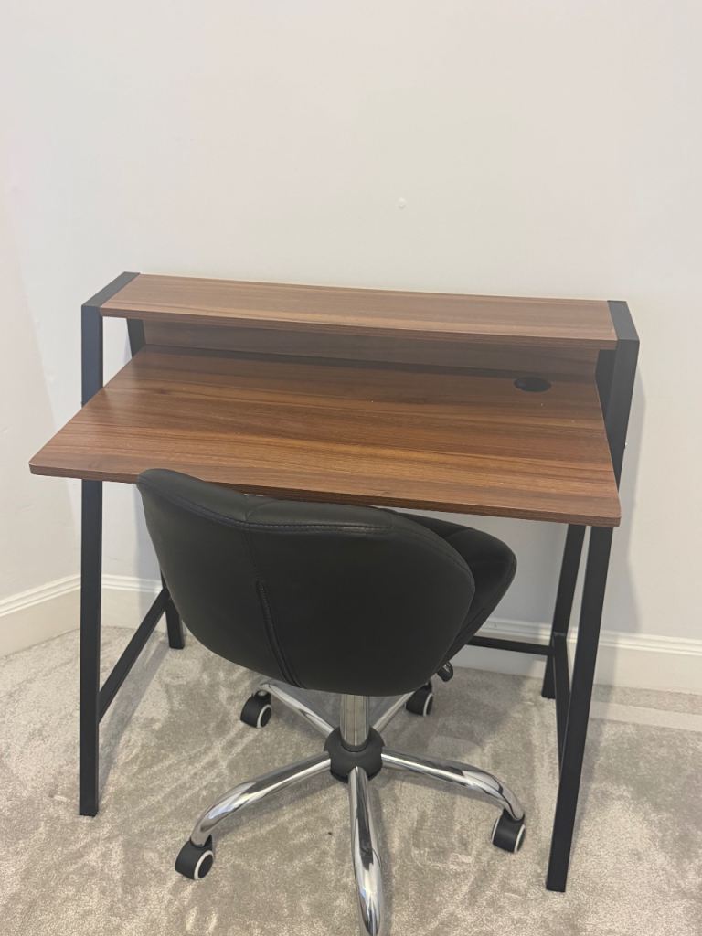 Office Chair and Desk - Excellent Condition