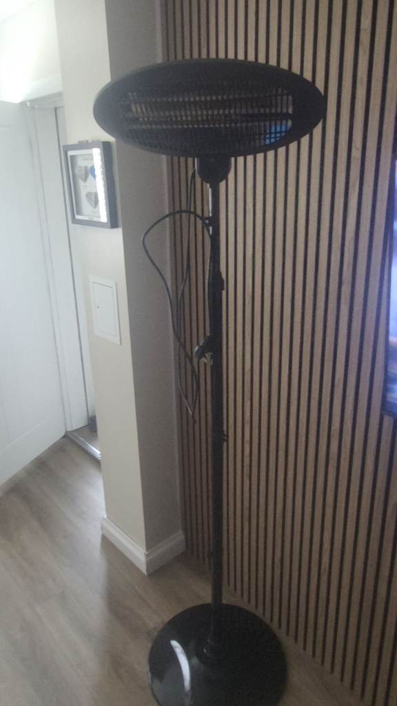 Electric Patio Heater – Black, Good Condition