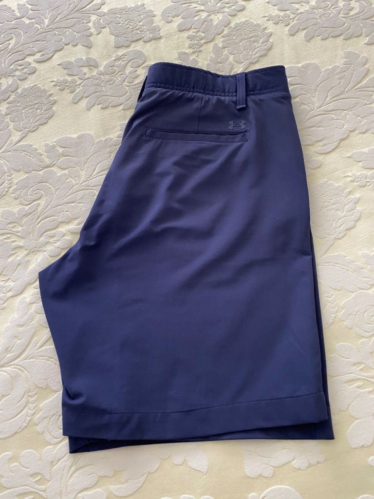 Mens Under Armour Shorts, Size 34” Waist