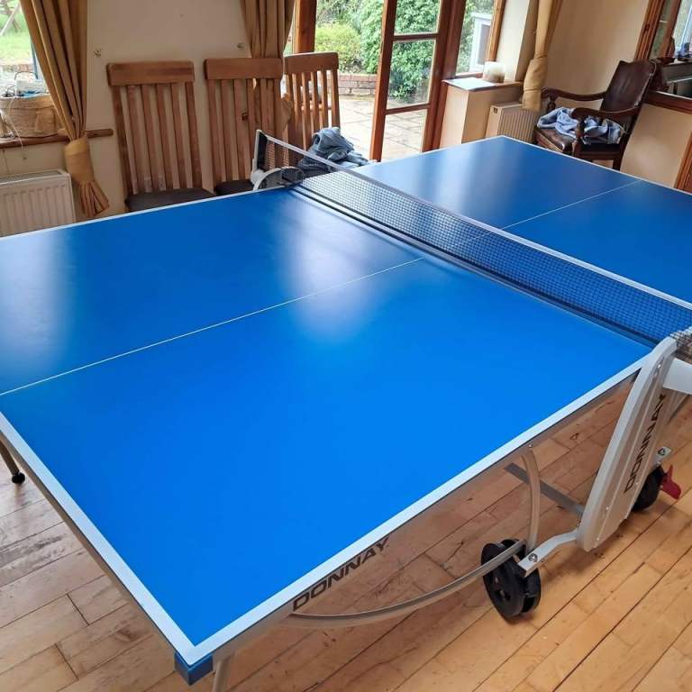Outdoor table tennis used 3 times like new Donnay