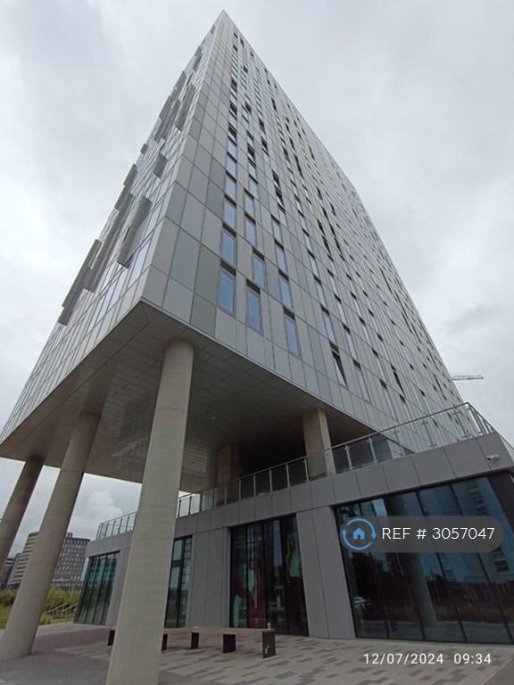 Studio flat in Michigan Point Tower D, Salford, M50 (#3057047)