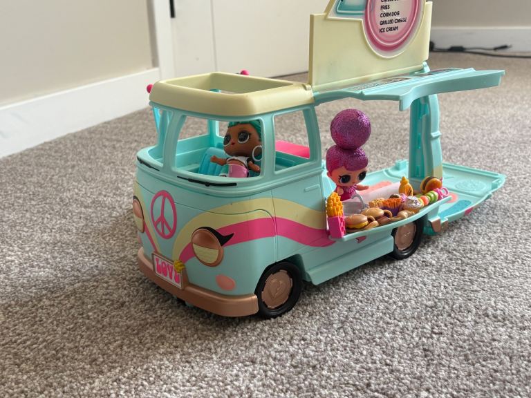 LOL Camper Van with dolls & Food