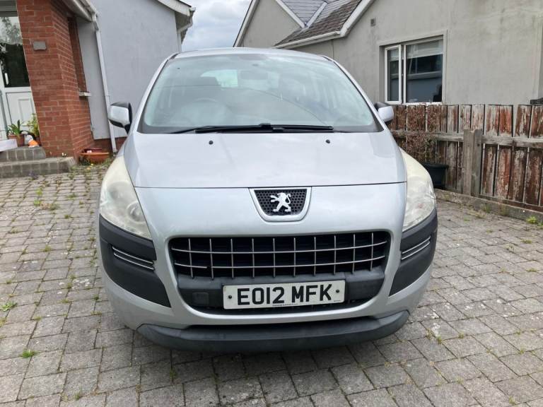 Peugeot, 3008, Hatchback, 2012, Semi-Auto, 1560 (cc), 5 doors