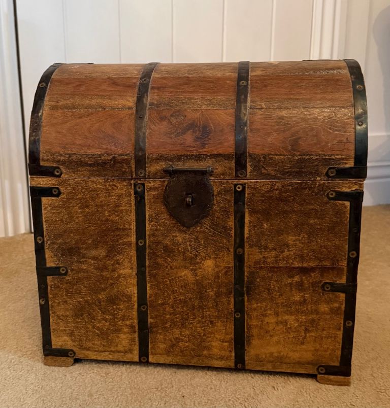 Wooden Wine Storage Chest