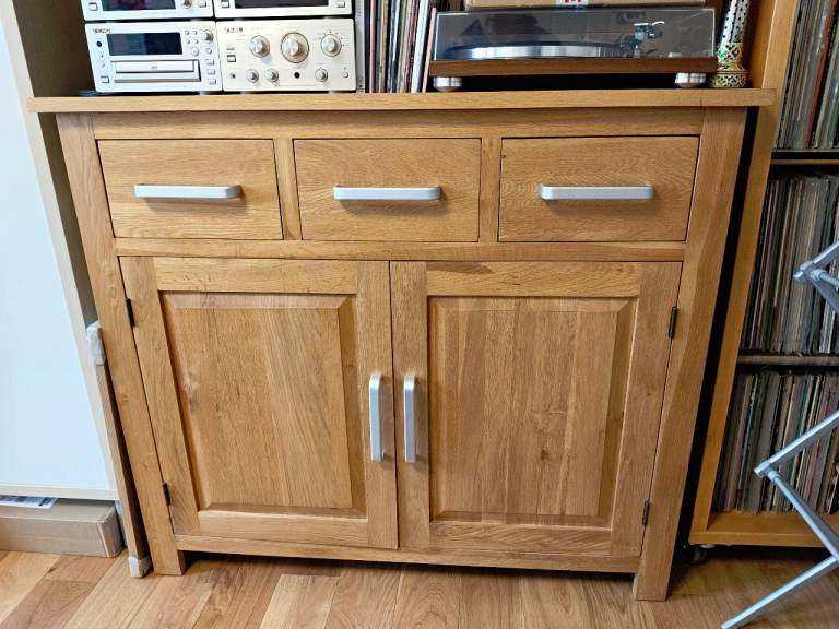 Oak Sideboard 3 drawers, 2 doors & 1 internal shelf
