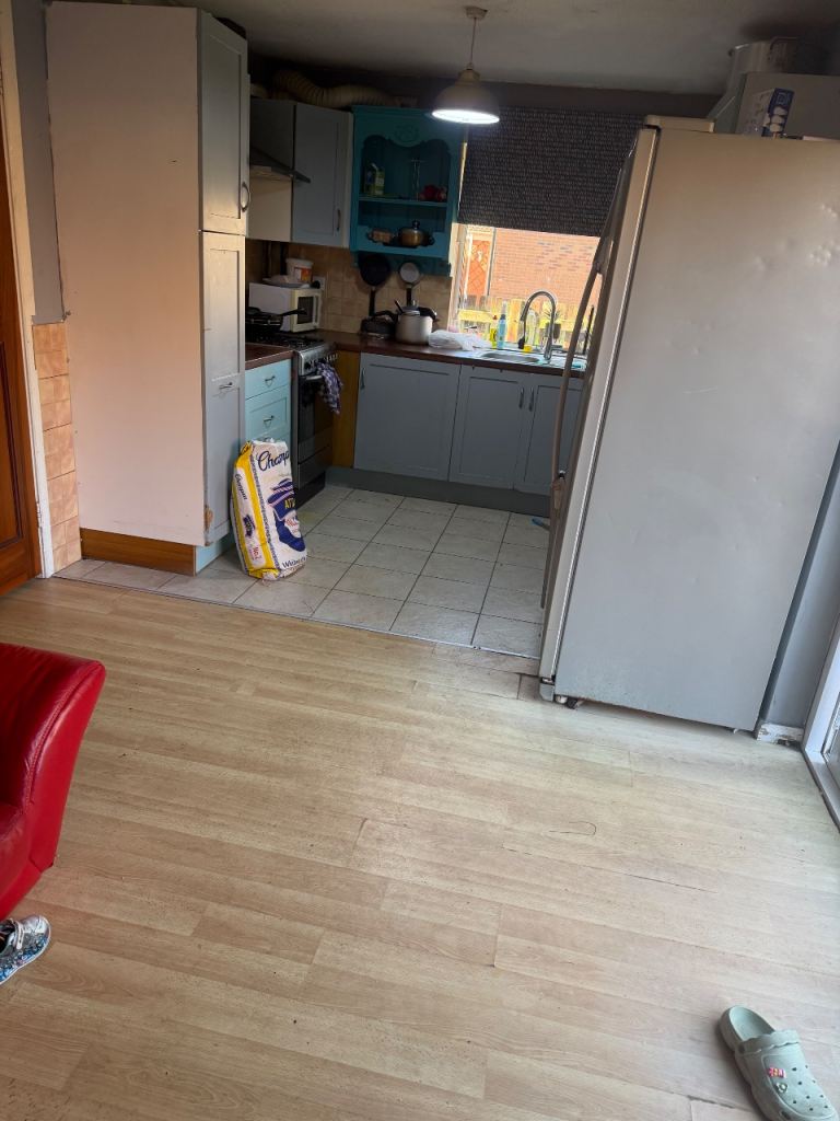 Single small room for student or professional 