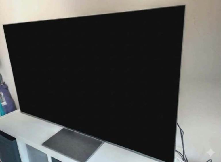 TLC QLED 55' - Stand, remote, original box.