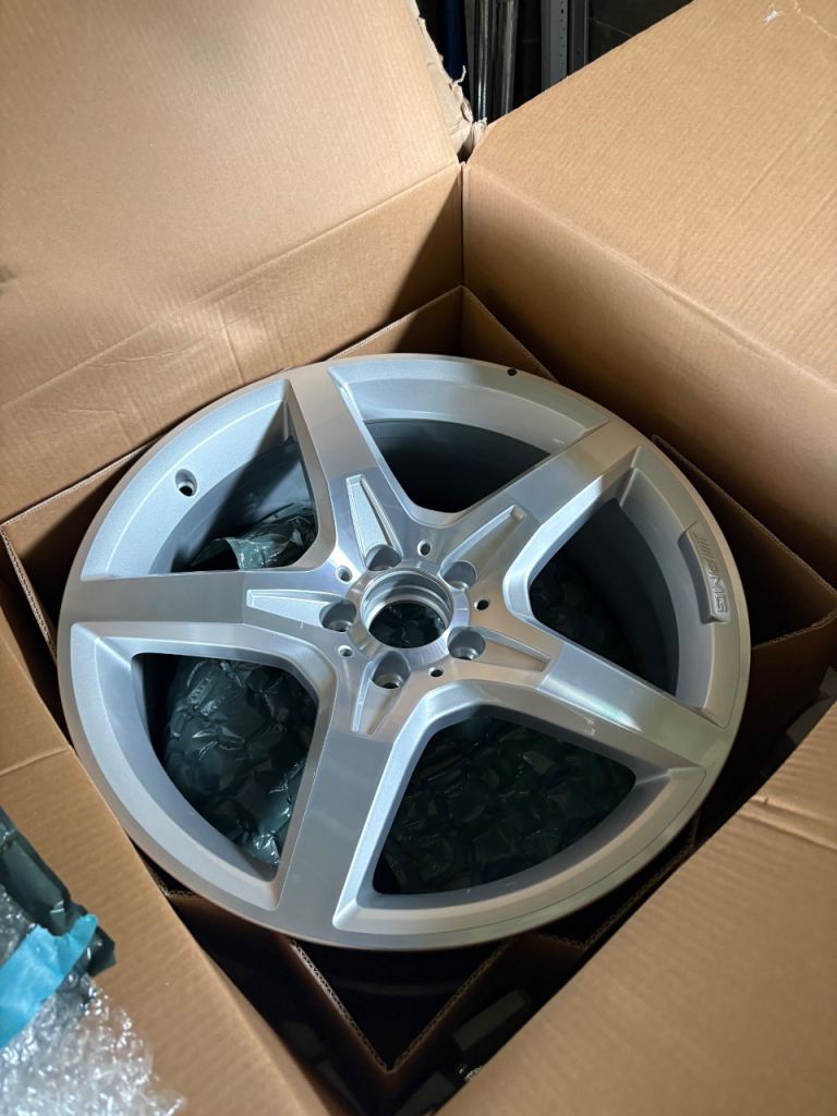 19 inch AMG alloy wheel