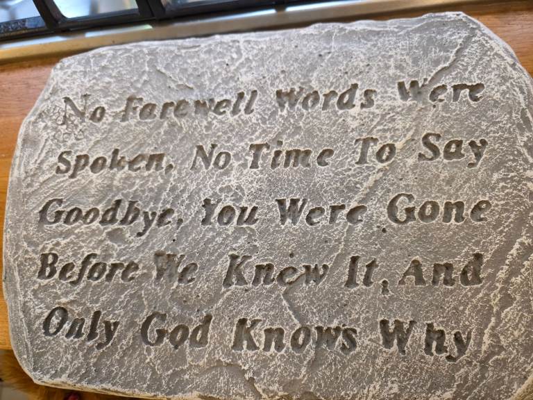 New Handmade Stone Memorial plaque Grave garden headstone ornament marker / friend family pet