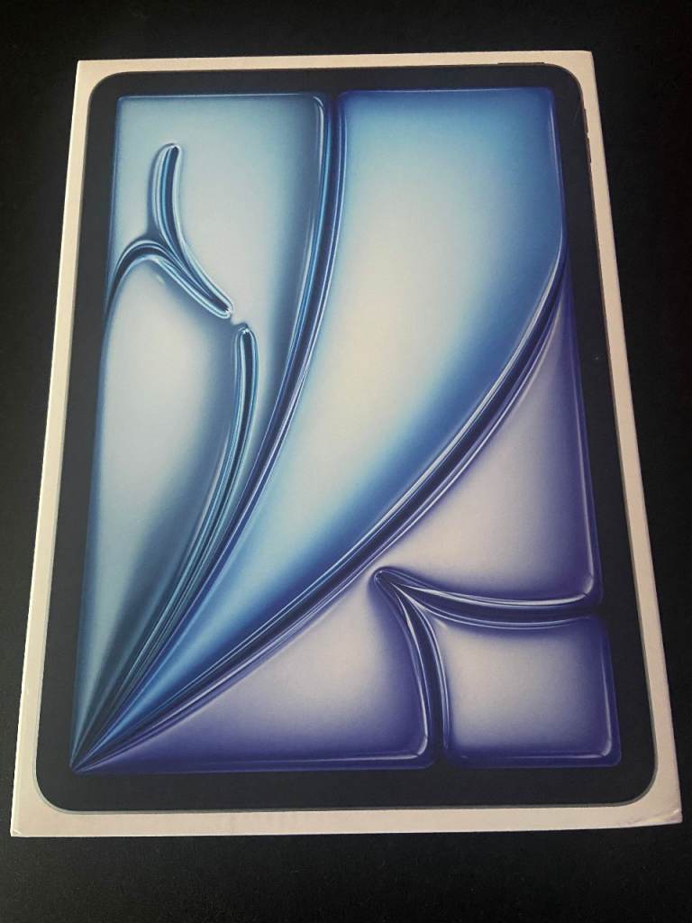 Apple iPad Air 11-INCH (M4) 2026  WIFI   + SIM    256GB BLUE