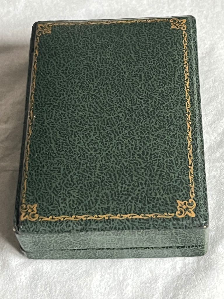 Vintage ghurka lovers brooch