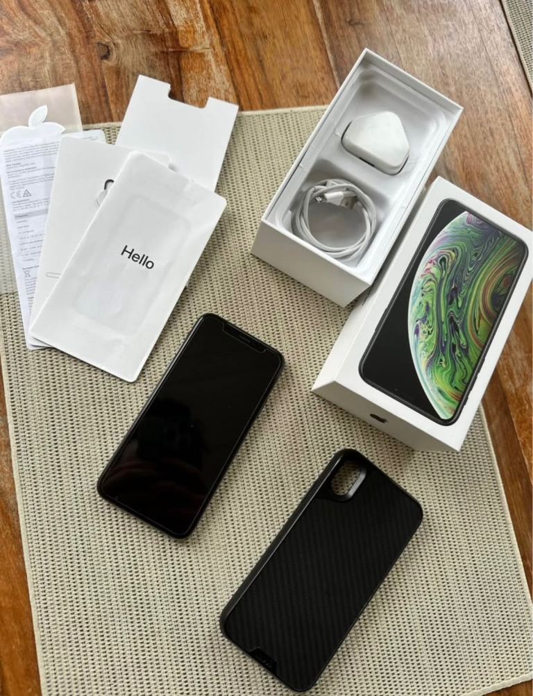 iPhone XS 256GB - Excellent Condition