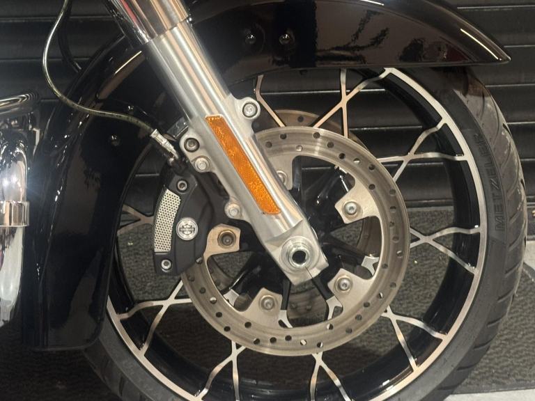 HARLEY-DAVIDSON TOURING FLHXS Streetglide Special Stage 1  Extras