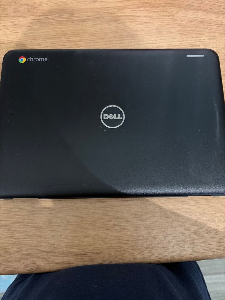 Dell Chrome Laptop - Black, used but still good condition 