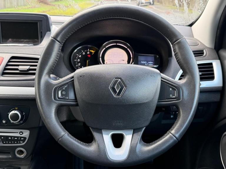 2011 Renault Megane 1.6 16V Dynamique TomTom Euro 5 3dr COUPE Petrol Manual