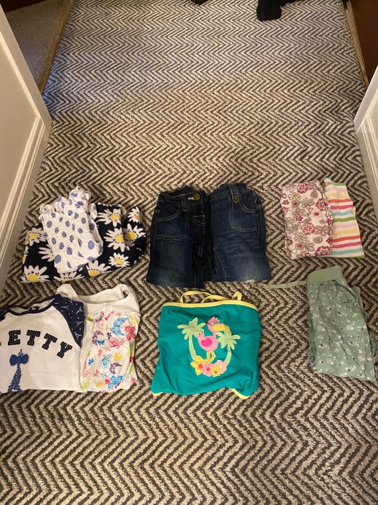 Age 2-3 year old girls clothes bundle 
