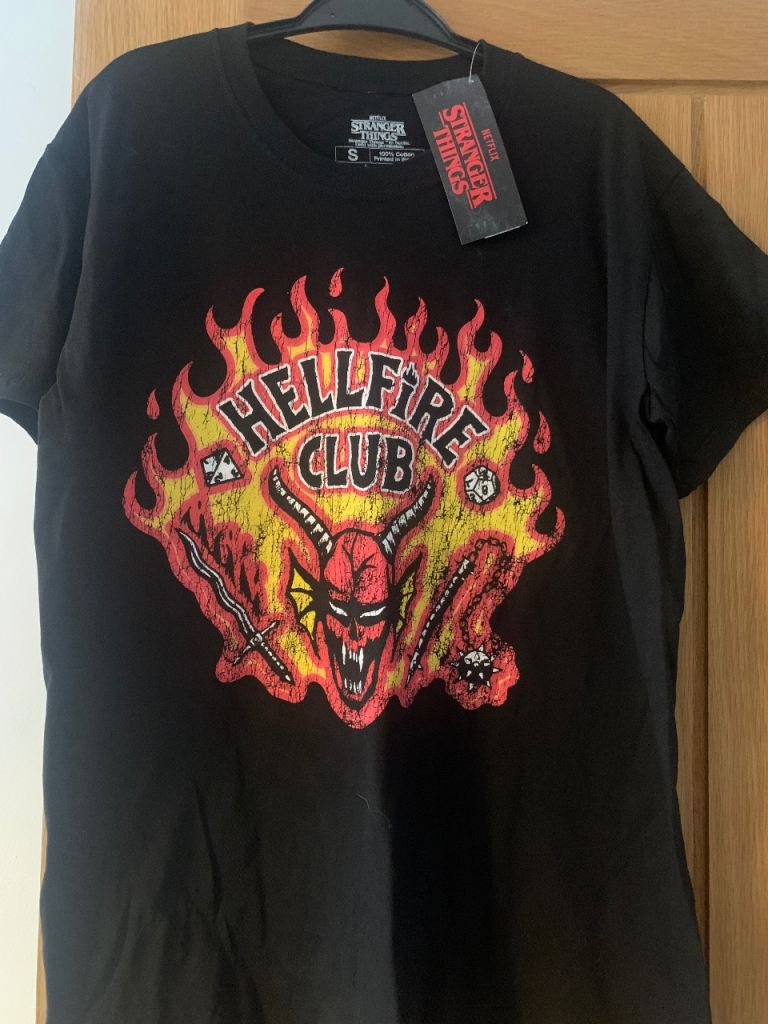 Stranger things Hellfire t shirt size small 