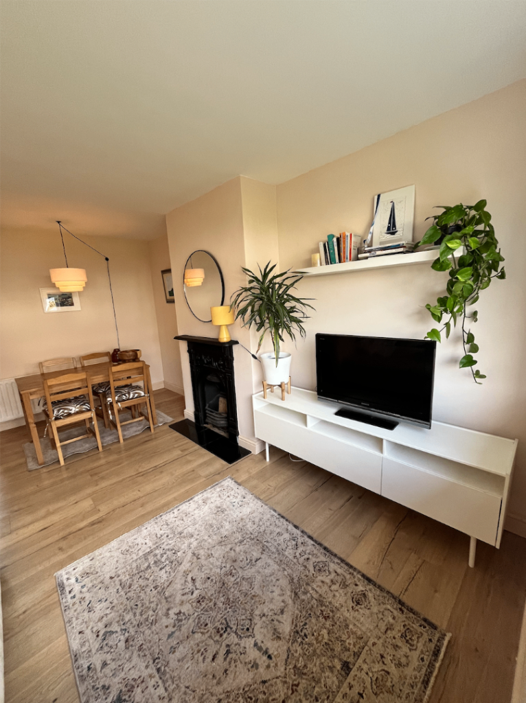 3 Bed Ground floor Apartment with Driveway and backgarden