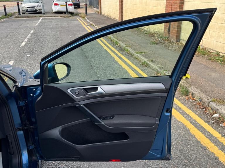 2017 Volkswagen Golf 1.4 TSI BlueMotion Tech Match Edition DSG Euro 6 (s/s) 5dr HATCHBACK Petrol ...