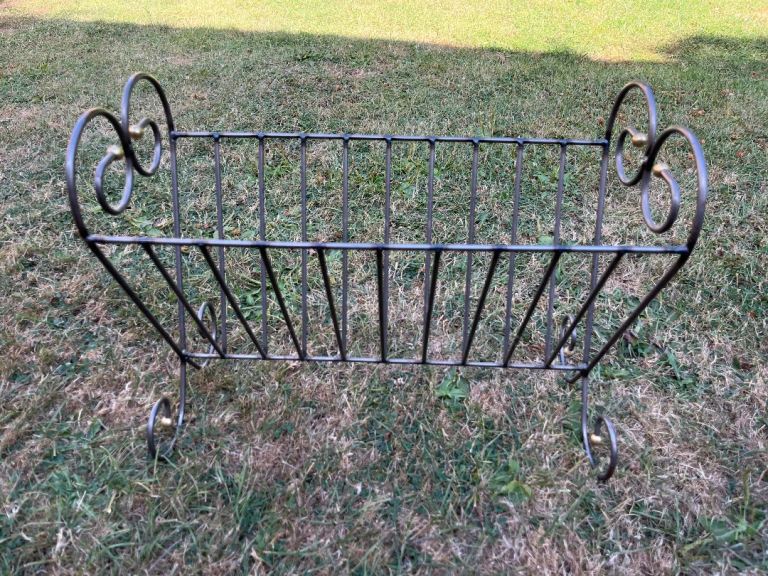 Metal Magazine Rack