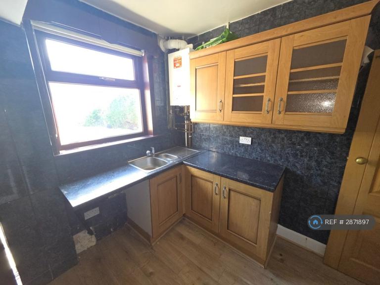 3 bedroom house in Rayner Avenue, Bradford, BD8 (3 bed) (#2871897)