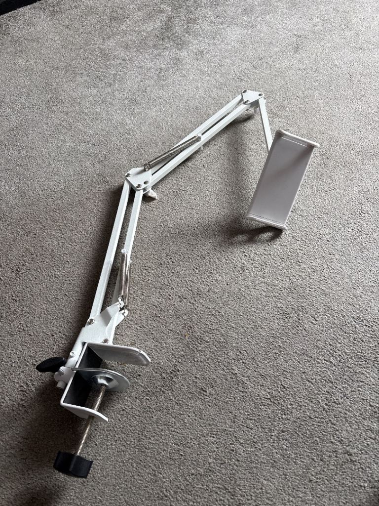 Tablet long arm stand