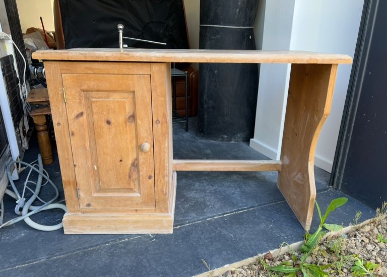 SOLID PINE DESK