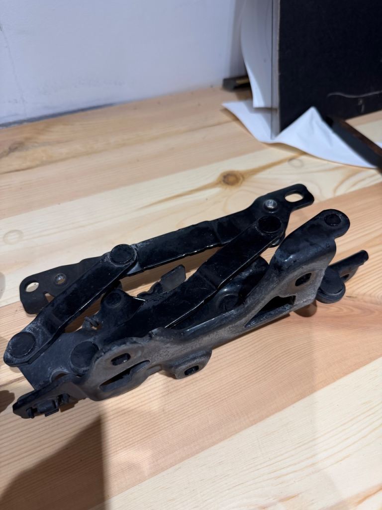 S class w222 bonnet hingers 