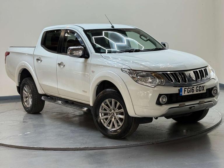 2016 Mitsubishi L200 2.4 L200 Titan Double Cab DI-D 4x4 4WD 5dr Pickup Diesel Manual