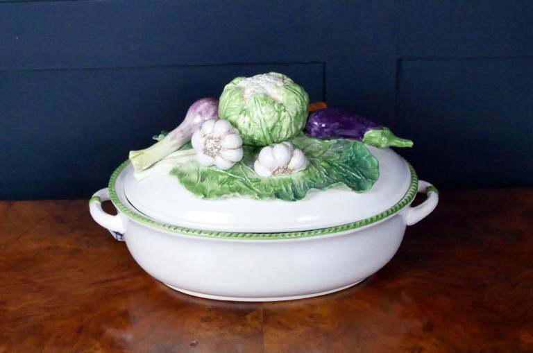 vintage Majolica Tureen Serving Dish Bowl Table 