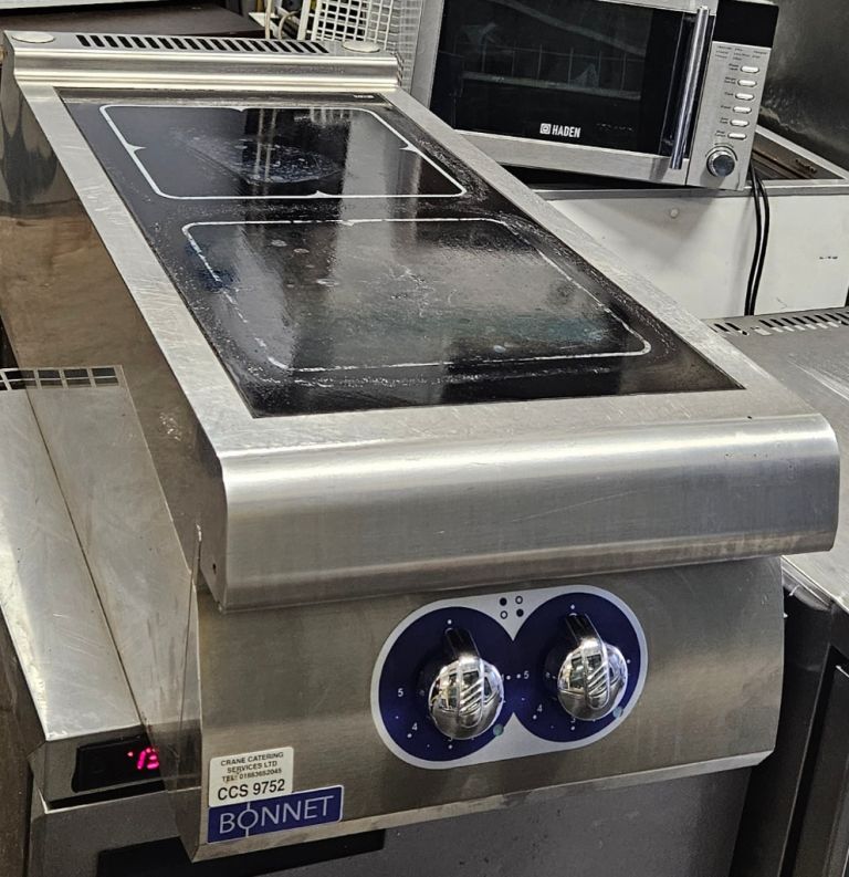 BONNET ELECTRIC CERAMIC TOP TABLE HOBS - W400 X D900MM 