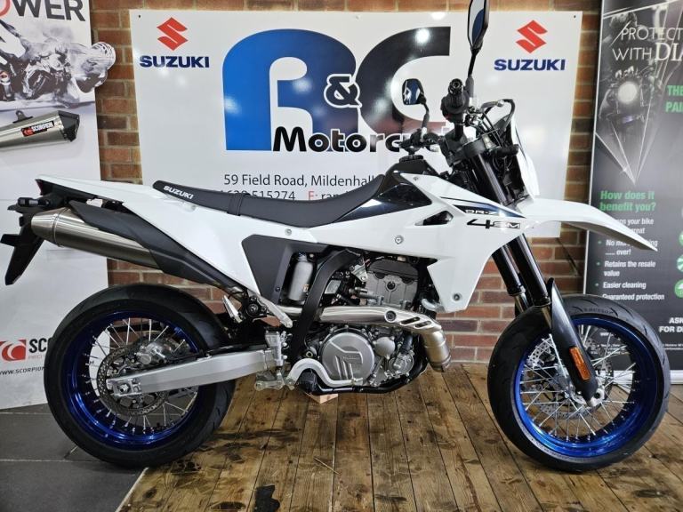 Suzuki DR-Z4SM Solid Special White SuperMoto