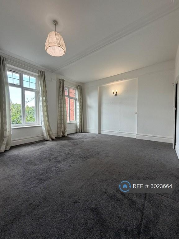 Studio flat in Market Place, London, N2 (#3023664)