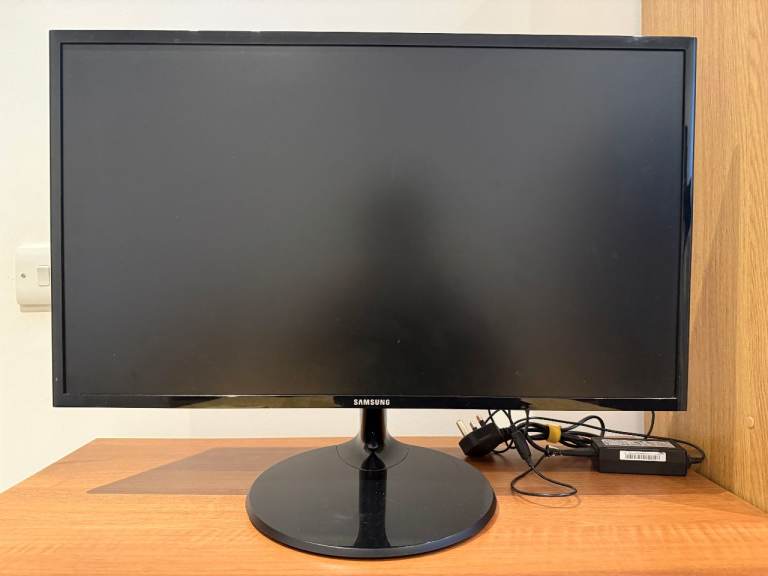 Screen Monitor - Samsung S27F350 27 inches