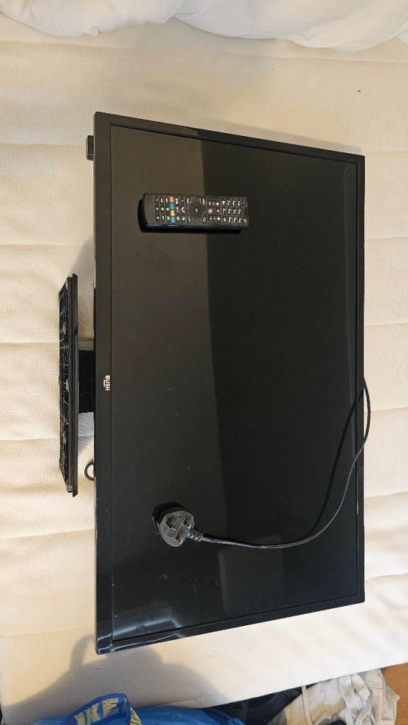 Bush 32" TV