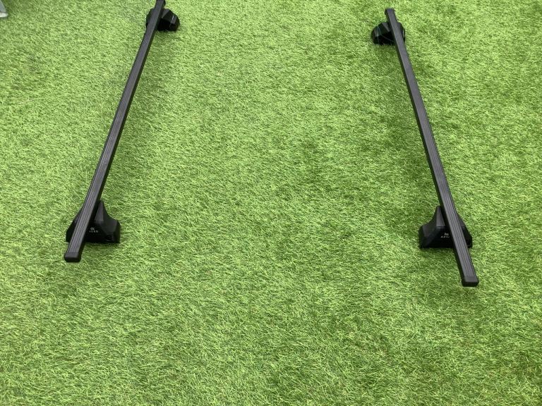 Halfords roof bars fit most cars 