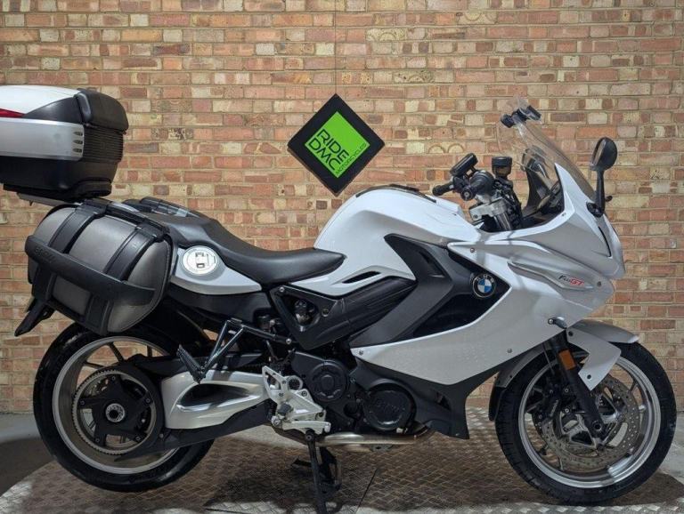 BMW F800GT 2018 - FULL LUGGAGE - SAT NAV - ULEZ COMPLIANT - FSH. LOVELY BIKE.