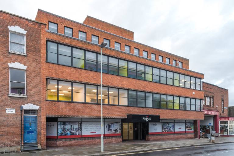 Gloucester - GL1 3AJ \ Office for Rent with Flexible Move-In Options 3 Workstations