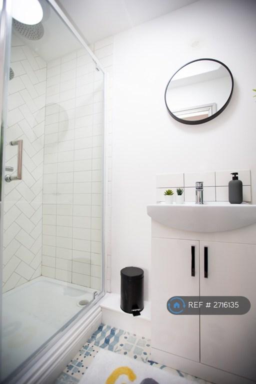 1 bedroom flat in Rawson Street, Farnworth, Bolton, BL4 (1 bed) (#2716135)