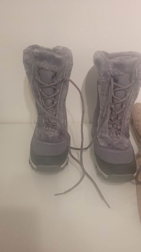 image for Brand new womens size 4 winter boots