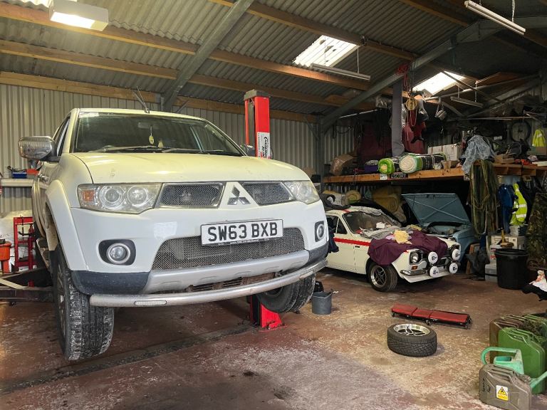 Mitsubishi L200 barbarian