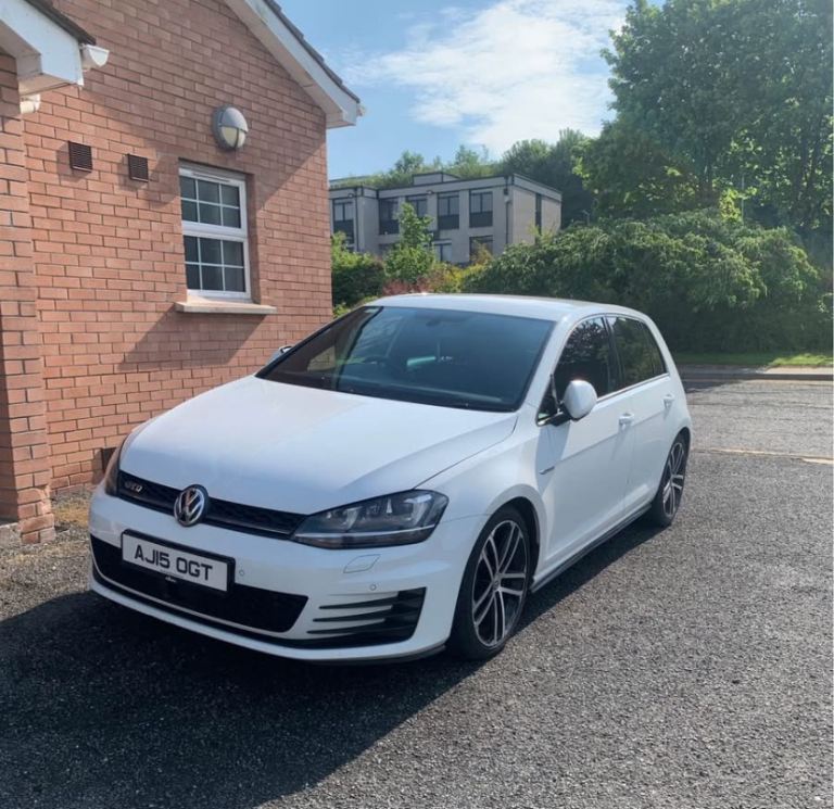 Volkswagen, GOLF, Hatchback, 2015, Semi-Auto, 1968 (cc), 5 doors